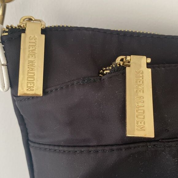 Steve Madden XL Sports / Travel 2 ways bag Black & White NWOT - Picture 3 of 13